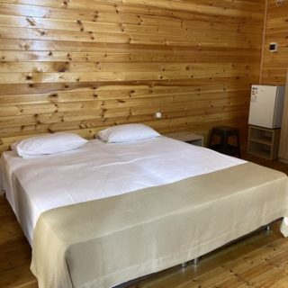 Золотые пески / Номера / Коттедж 2-местный Стандартный (п. Лесной)