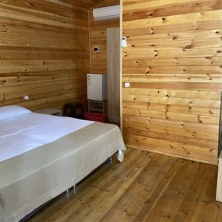 Золотые пески / Номера / Коттедж 2-местный Стандартный (п. Лесной)